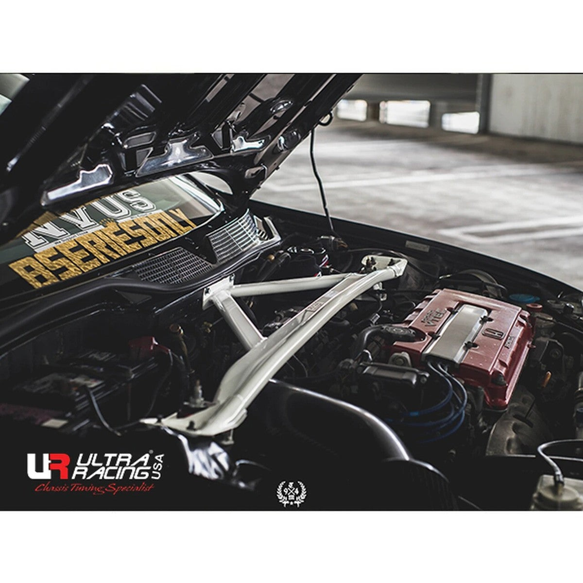 Barra Frontal UltraRacing 3 Pontos Topos Amortecedores